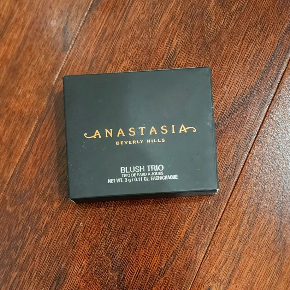 Anastasia Blush Trio